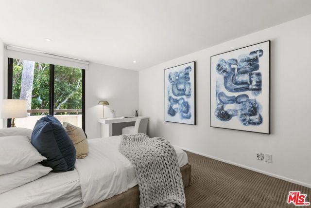 911 N Kings Road 321, West Hollywood, CA 90069