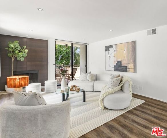 911 N Kings Road 321, West Hollywood, CA 90069