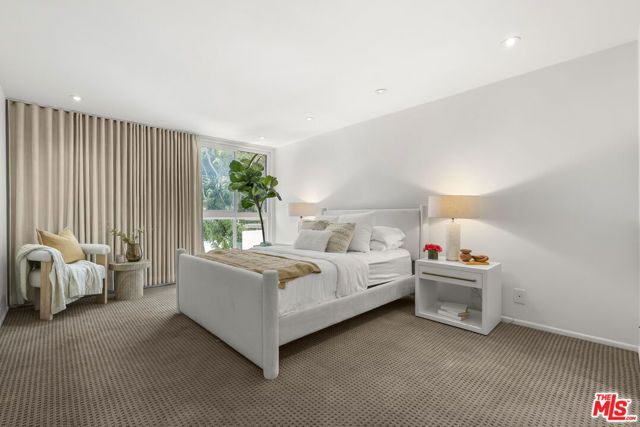 911 N Kings Road 321, West Hollywood, CA 90069