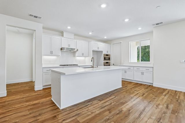 2330 Briar Meadow Cir, Auburn, CA 95603