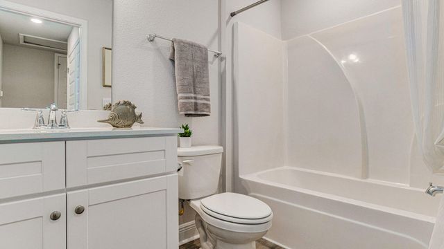 2471 Cliff Hollow Circle, Gulf Breeze, FL 32563