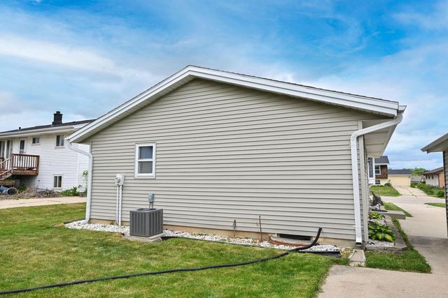 1605 Williams AVENUE, South Milwaukee, WI 53172