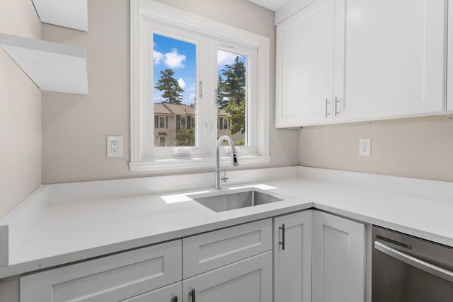 9 Kimberly Drive, Merrimack, NH 03054