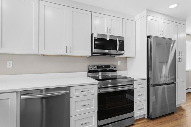 9 Kimberly Drive, Merrimack, NH 03054