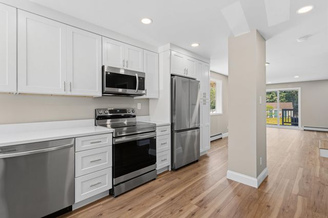 9 Kimberly Drive, Merrimack, NH 03054