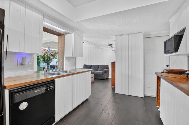 308 SE 2nd Street, Deerfield Beach, FL 33441