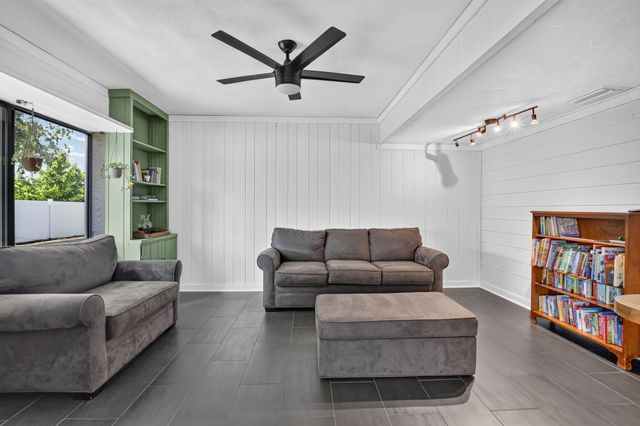 308 SE 2nd Street, Deerfield Beach, FL 33441