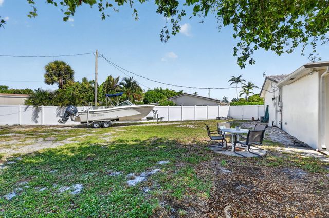 308 SE 2nd Street, Deerfield Beach, FL 33441