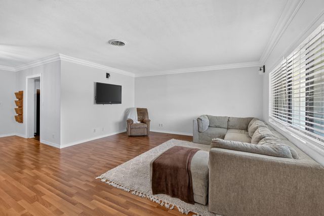 308 SE 2nd Street, Deerfield Beach, FL 33441