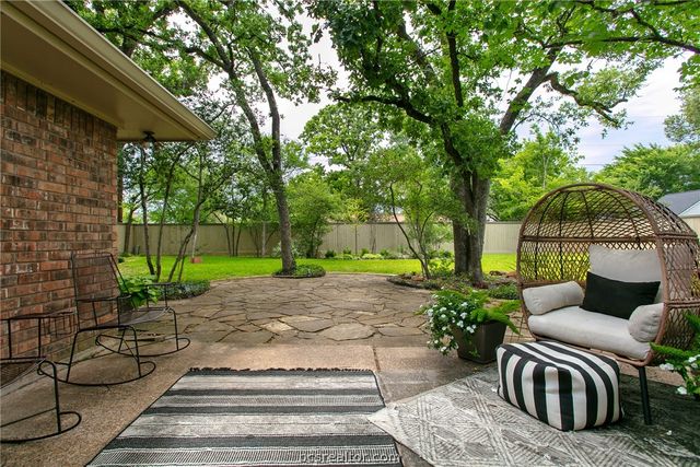 1003 Rose Circle, College Station, TX 77840