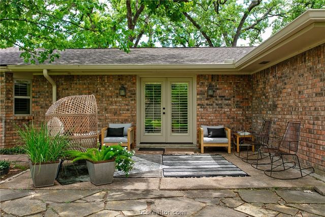 1003 Rose Circle, College Station, TX 77840