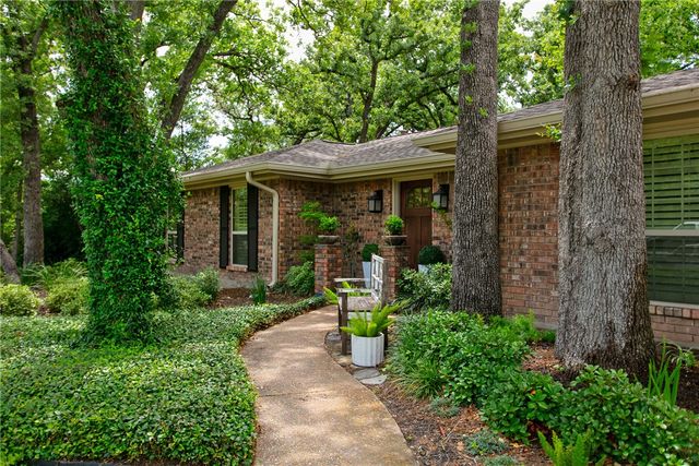 1003 Rose Circle, College Station, TX 77840