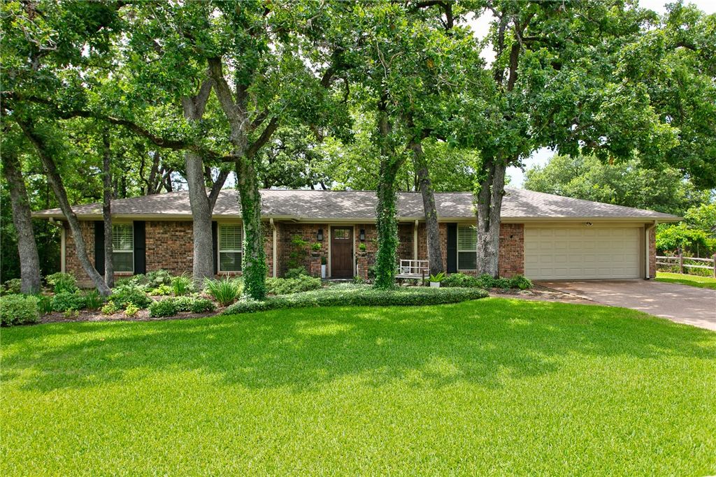 1003 Rose Circle, College Station, TX 77840