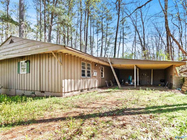 15 Pine Dale Drive, Guntersville, AL 35976