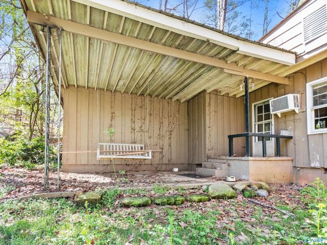 15 Pine Dale Drive, Guntersville, AL 35976