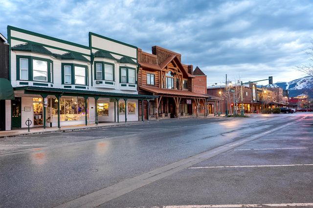 214, 216, 218 Central Avenue, Whitefish, MT 59937