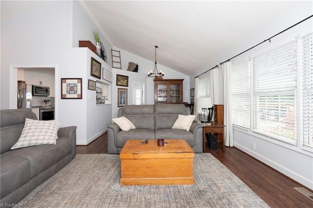 6630 Valleyoak Drive, Clemmons, NC 27012