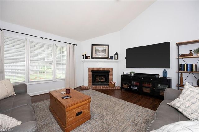 6630 Valleyoak Drive, Clemmons, NC 27012