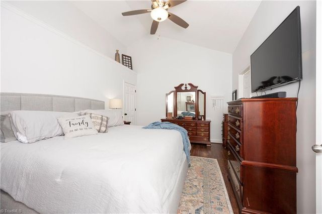 6630 Valleyoak Drive, Clemmons, NC 27012