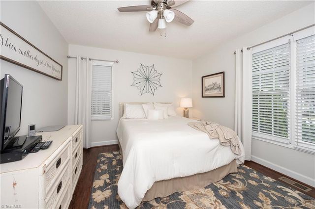 6630 Valleyoak Drive, Clemmons, NC 27012
