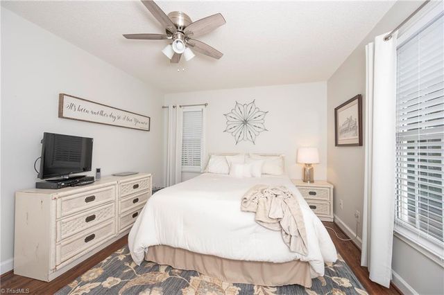 6630 Valleyoak Drive, Clemmons, NC 27012