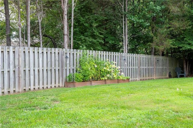 6630 Valleyoak Drive, Clemmons, NC 27012