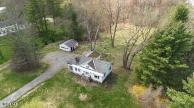 929 Pearse Road, Niskayuna, NY 12309