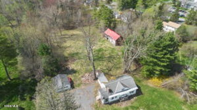 929 Pearse Road, Niskayuna, NY 12309
