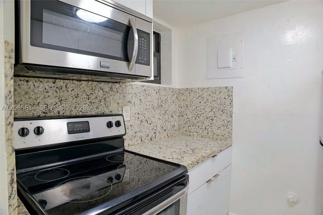 4271 NW 11th St 4, Miami, FL 33126