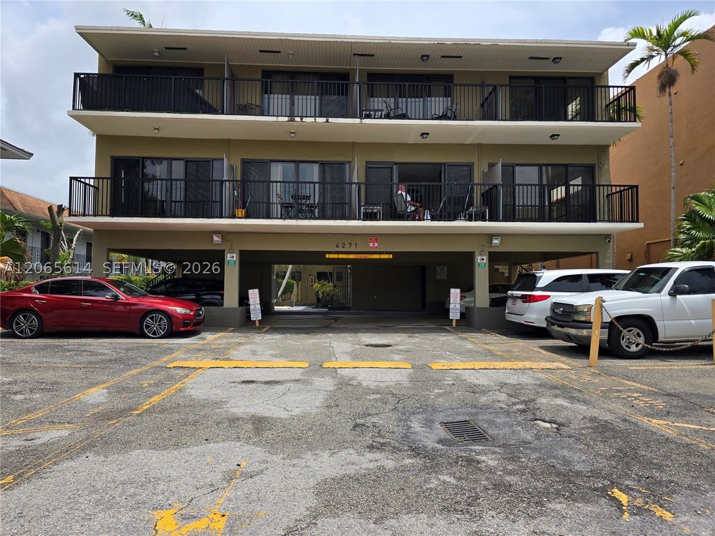 4271 NW 11th St 4, Miami, FL 33126