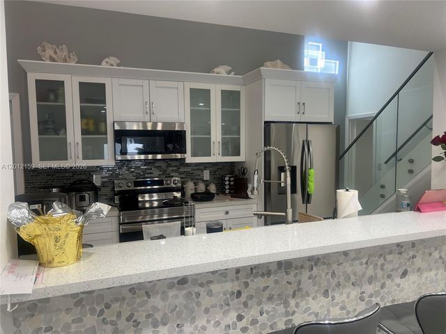 13595 SW 99th St, Miami, FL 33186