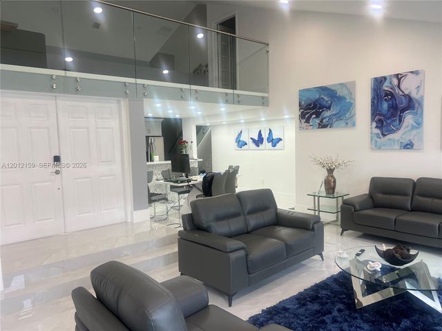 13595 SW 99th St, Miami, FL 33186