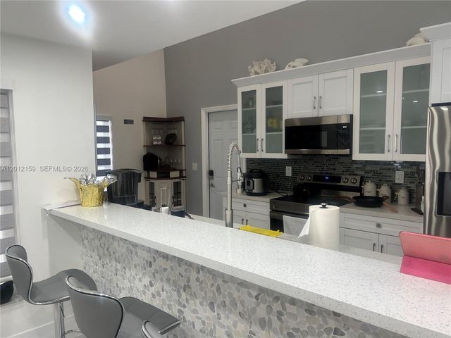 13595 SW 99th St, Miami, FL 33186