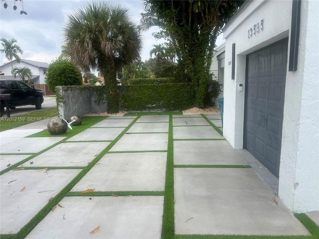 13595 SW 99th St, Miami, FL 33186