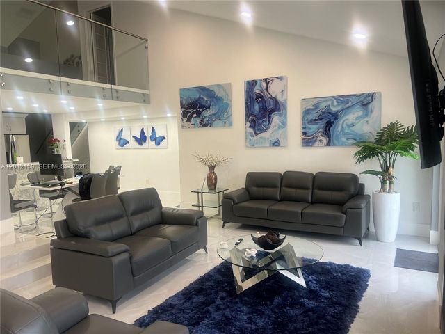 13595 SW 99th St, Miami, FL 33186