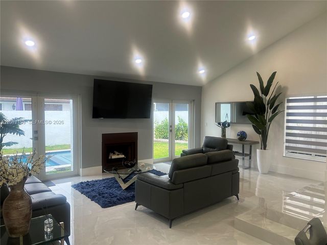 13595 SW 99th St, Miami, FL 33186