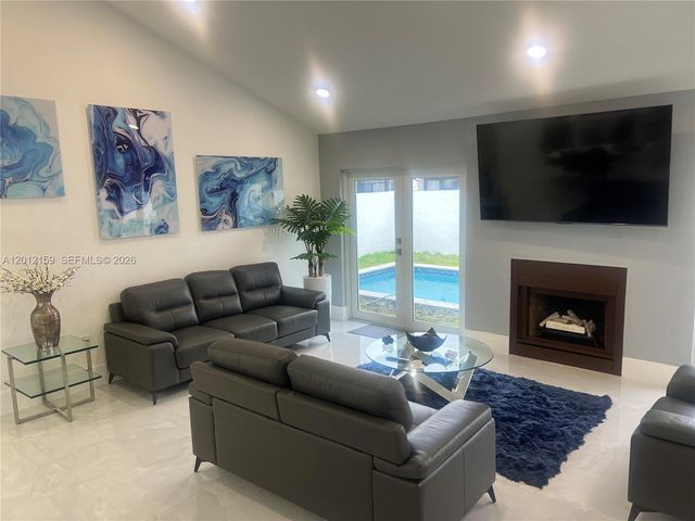 13595 SW 99th St, Miami, FL 33186