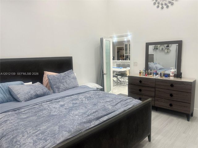 13595 SW 99th St, Miami, FL 33186