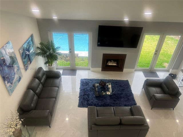 13595 SW 99th St, Miami, FL 33186