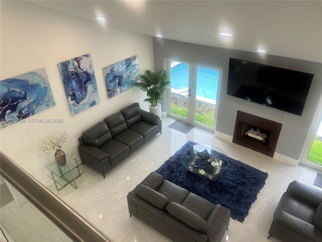 13595 SW 99th St, Miami, FL 33186