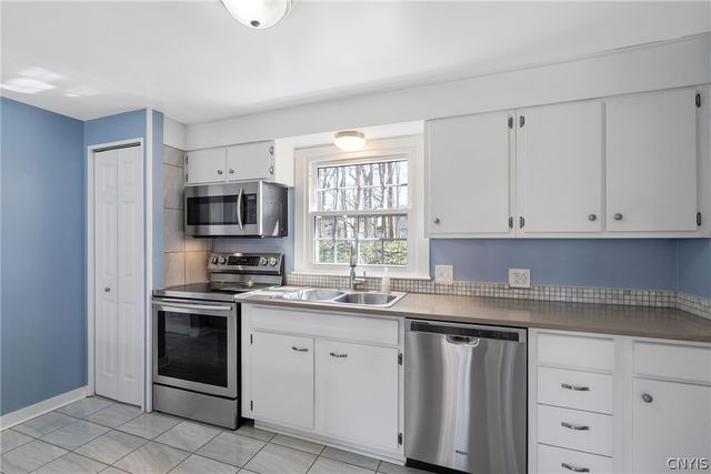 131 Sagamore Drive South, Clay, NY 13090