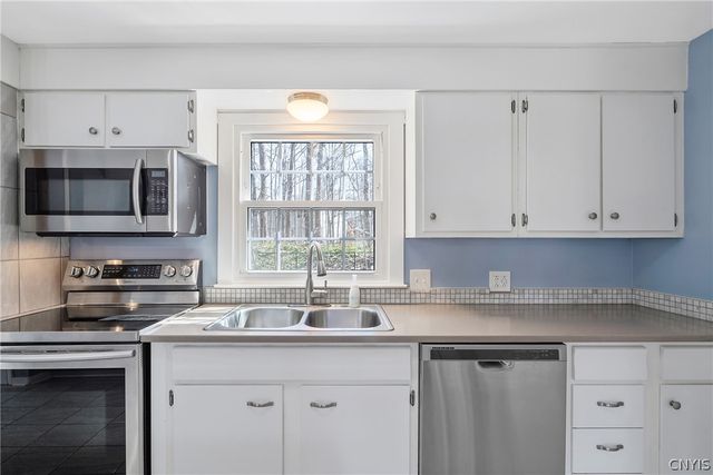 131 Sagamore Drive South, Clay, NY 13090