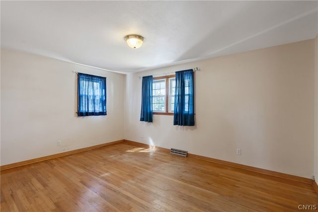 131 Sagamore Drive South, Clay, NY 13090