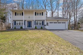 131 Sagamore Drive South, Clay, NY 13090