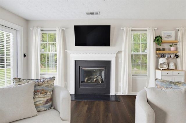 179 Oak Grove Place, Acworth, GA 30102