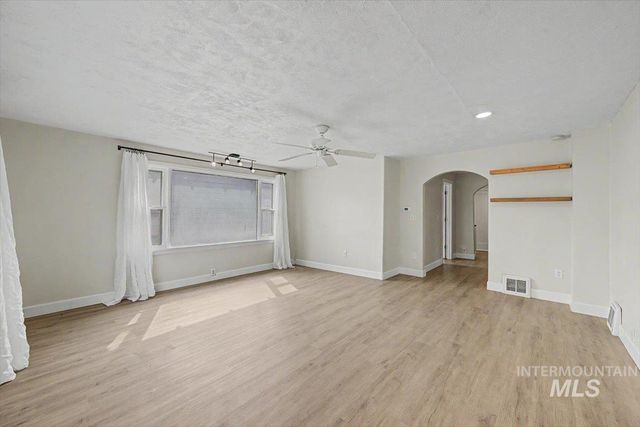 215 Shoshone, Nampa, ID 83651
