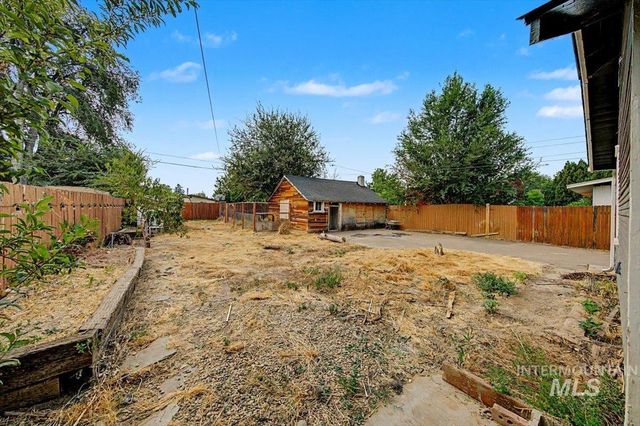 215 Shoshone, Nampa, ID 83651