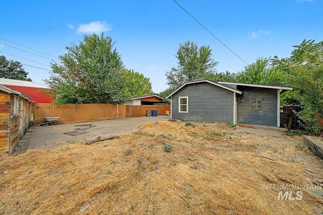 215 Shoshone, Nampa, ID 83651