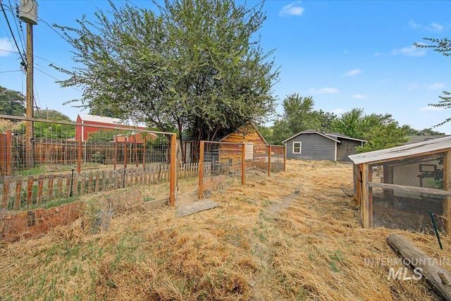 215 Shoshone, Nampa, ID 83651