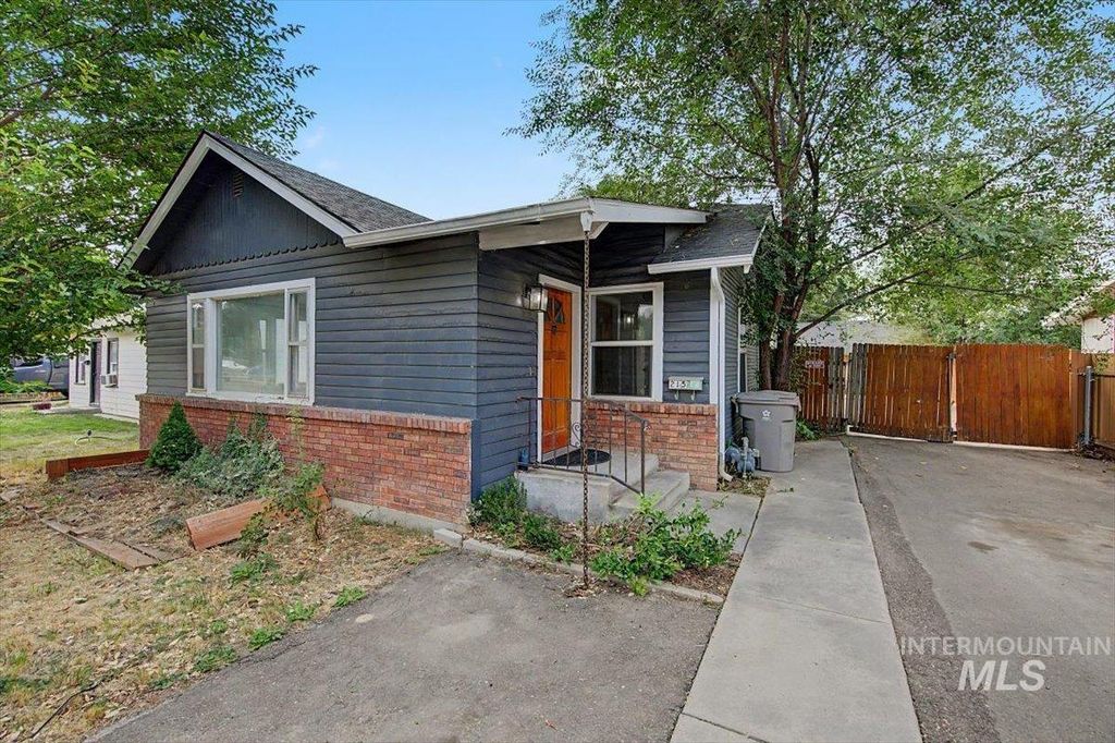 215 Shoshone, Nampa, ID 83651